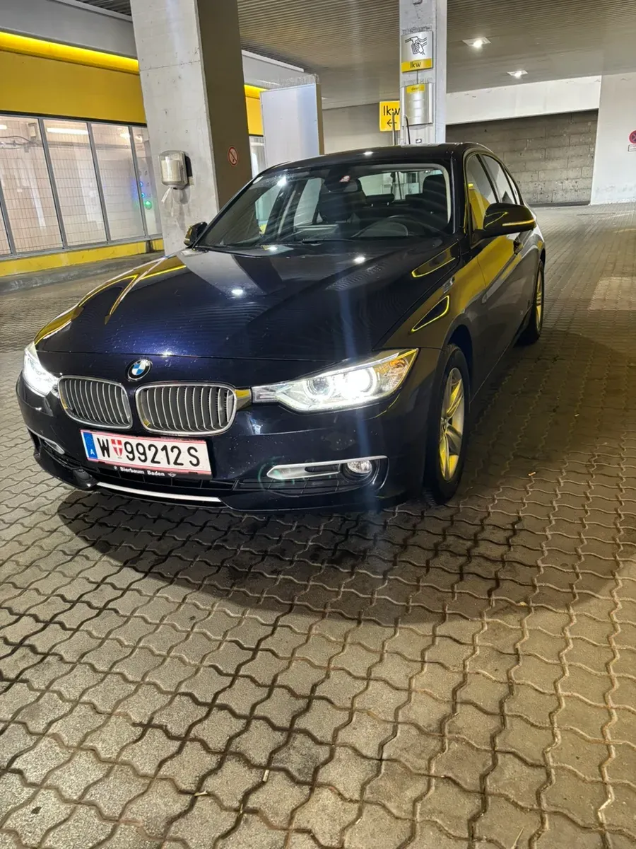BMW 3 Series 2012 photo 3