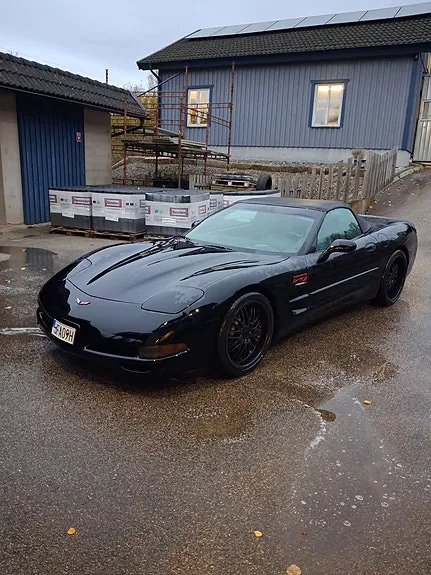 Chevrolet Corvette 2000 photo 3