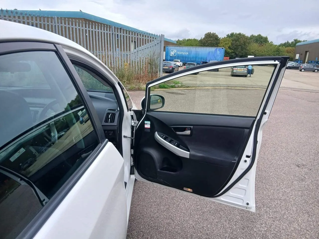 Toyota Prius 2012 photo 3