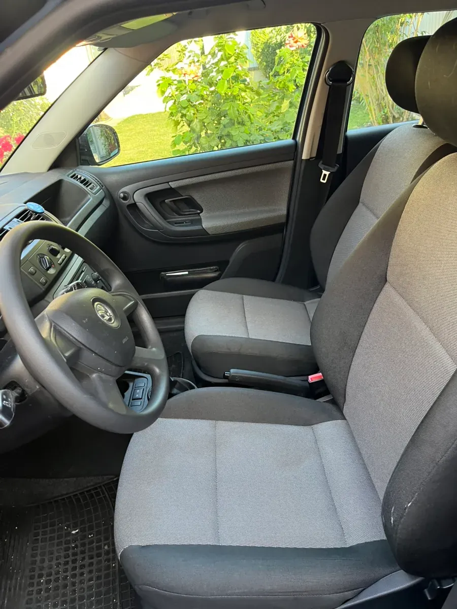 Skoda Fabia 2013 photo 2