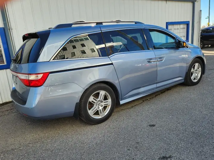 Honda Odyssey 2011 photo 4
