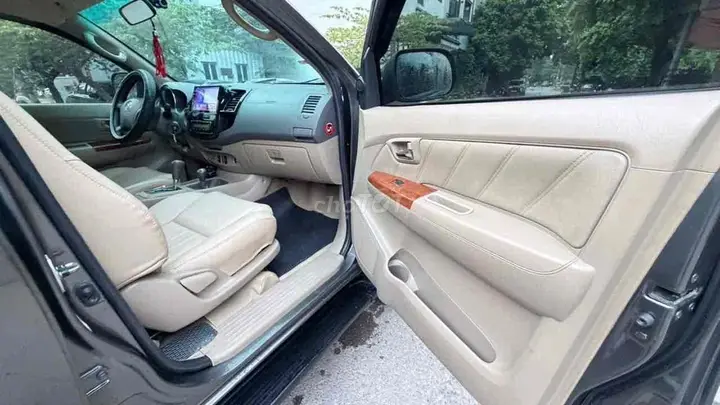 Toyota Fortuner 2009 photo 4