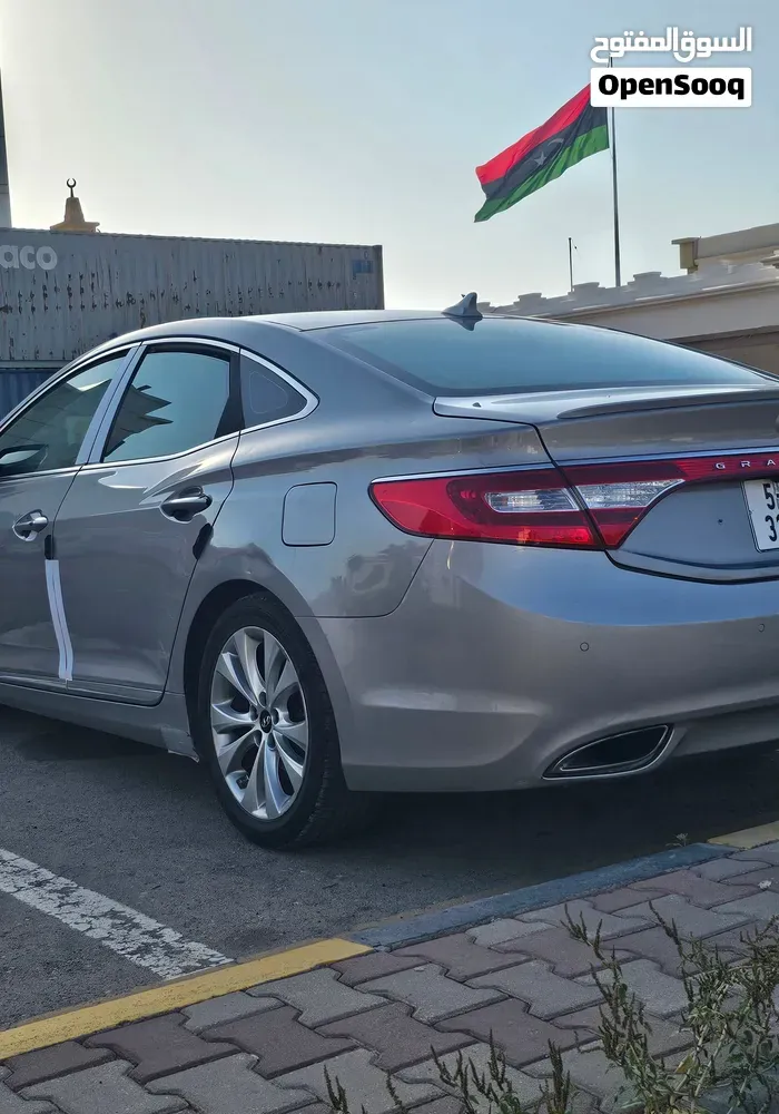 Hyundai Azera 2012 photo 3