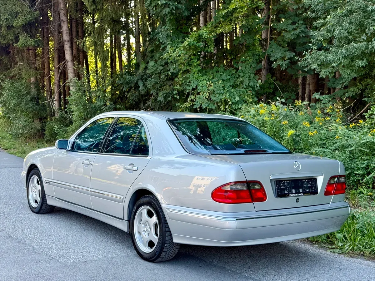 Mercedes-Benz E-Class 2000 photo 3