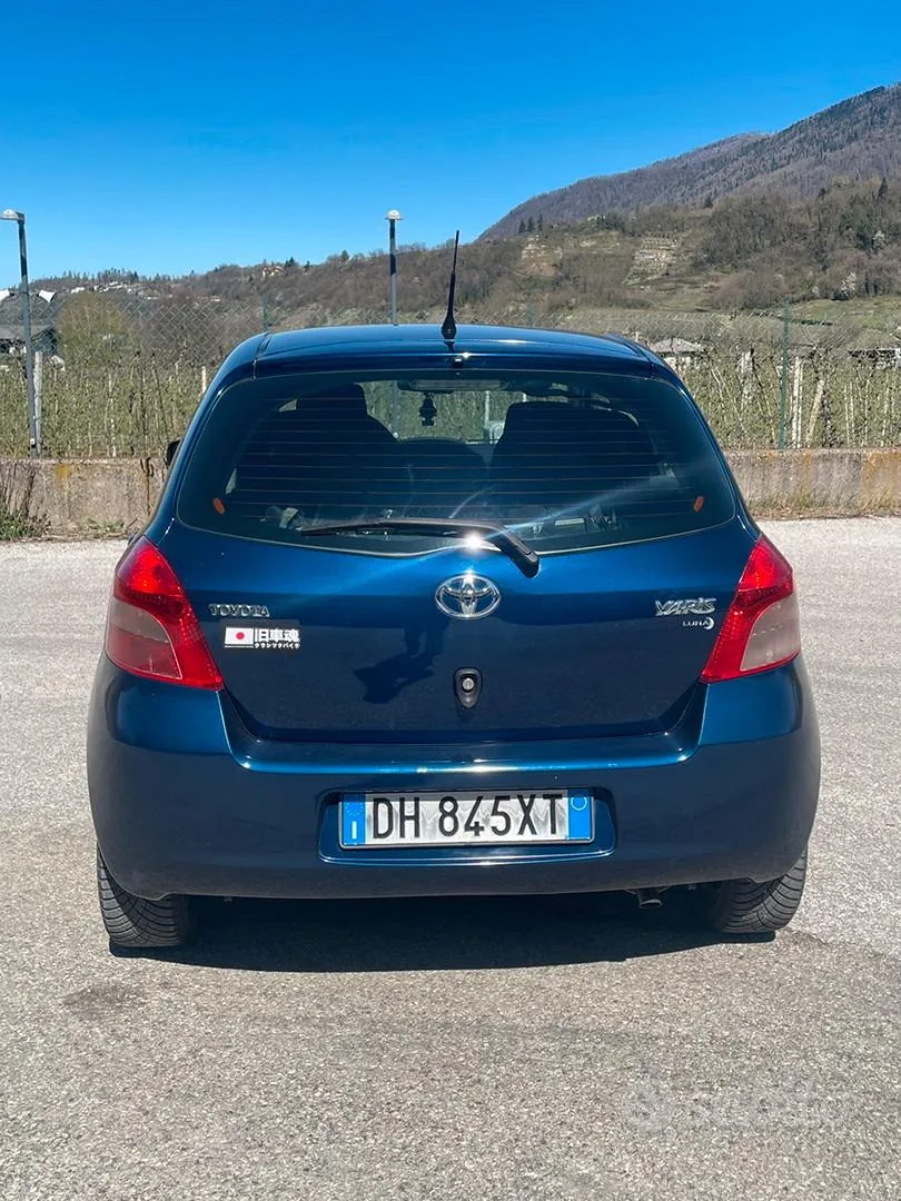 Toyota Yaris 2007 photo 2