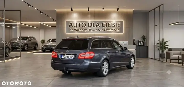 Mercedes-Benz E-Class 2011 photo 5