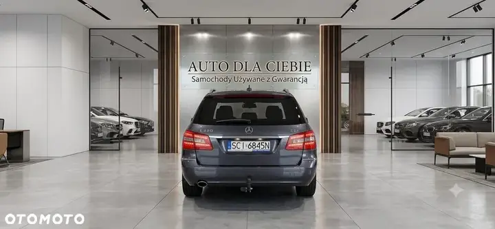 Mercedes-Benz E-Class 2011 photo 4
