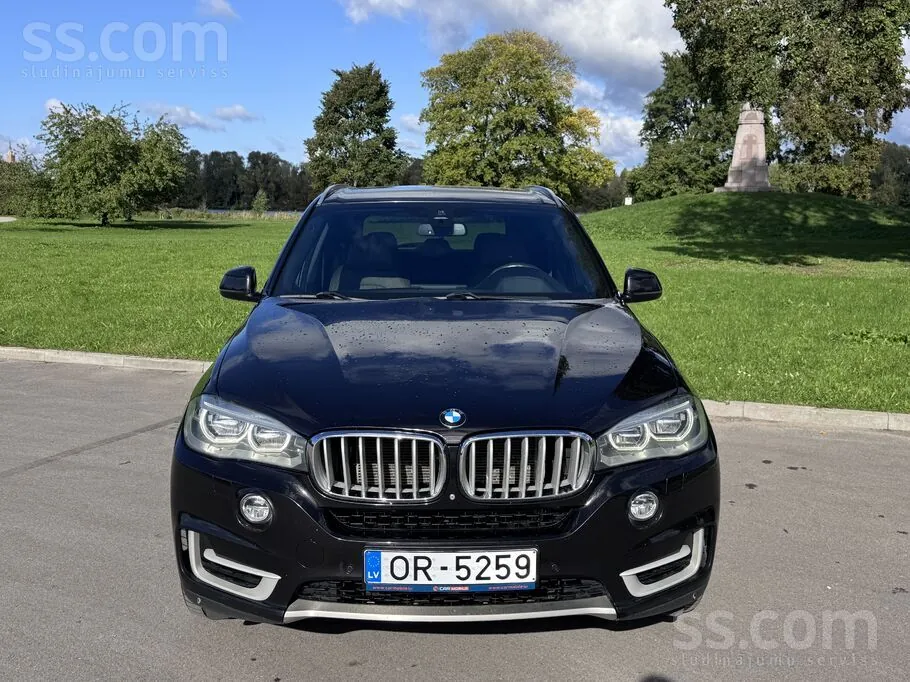 BMW X5 2015 photo 2