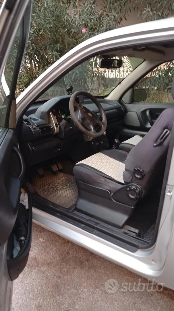 Land Rover Freelander 2004 photo 5