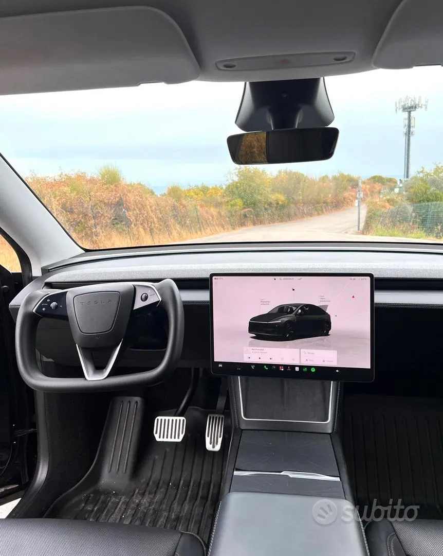 Tesla Model Y 2025 photo 4