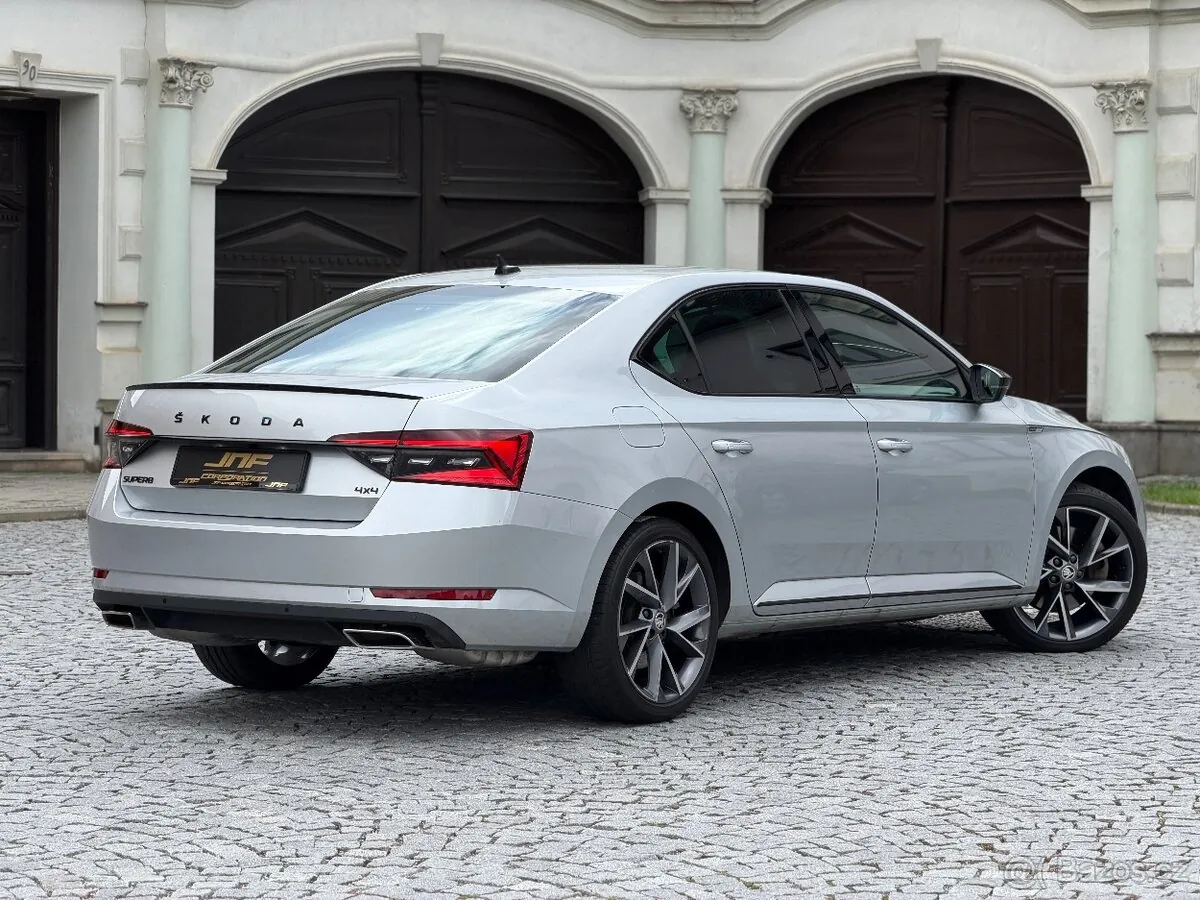 Skoda Superb 2023 photo 2