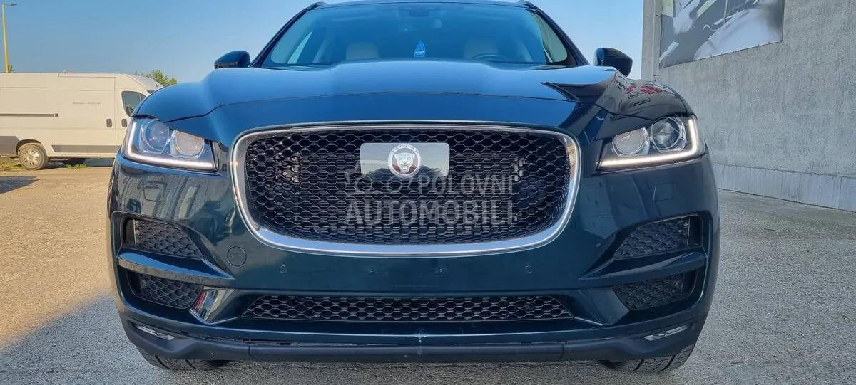 Jaguar F-Pace 2017 photo 5
