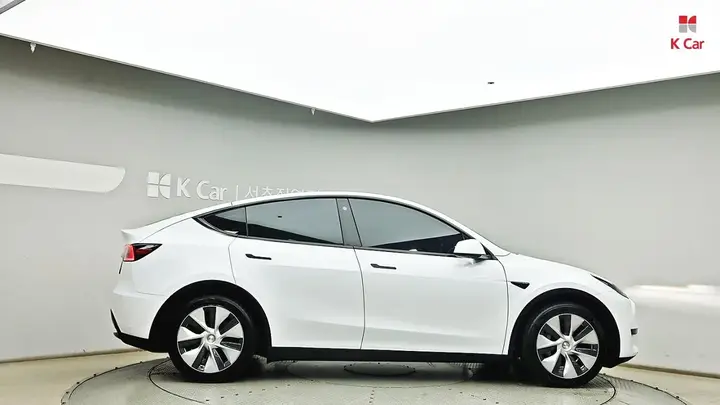 Tesla Model Y 2024 photo 4
