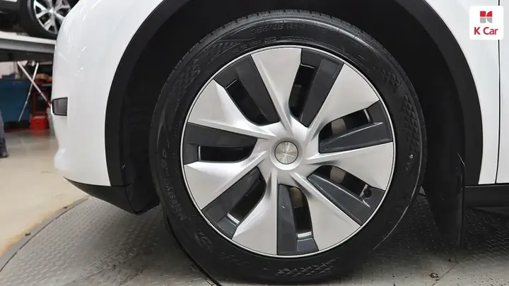 Tesla Model Y 2024 photo 5