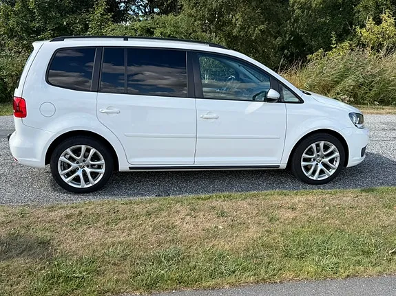 Volkswagen Touran 2014 photo 3
