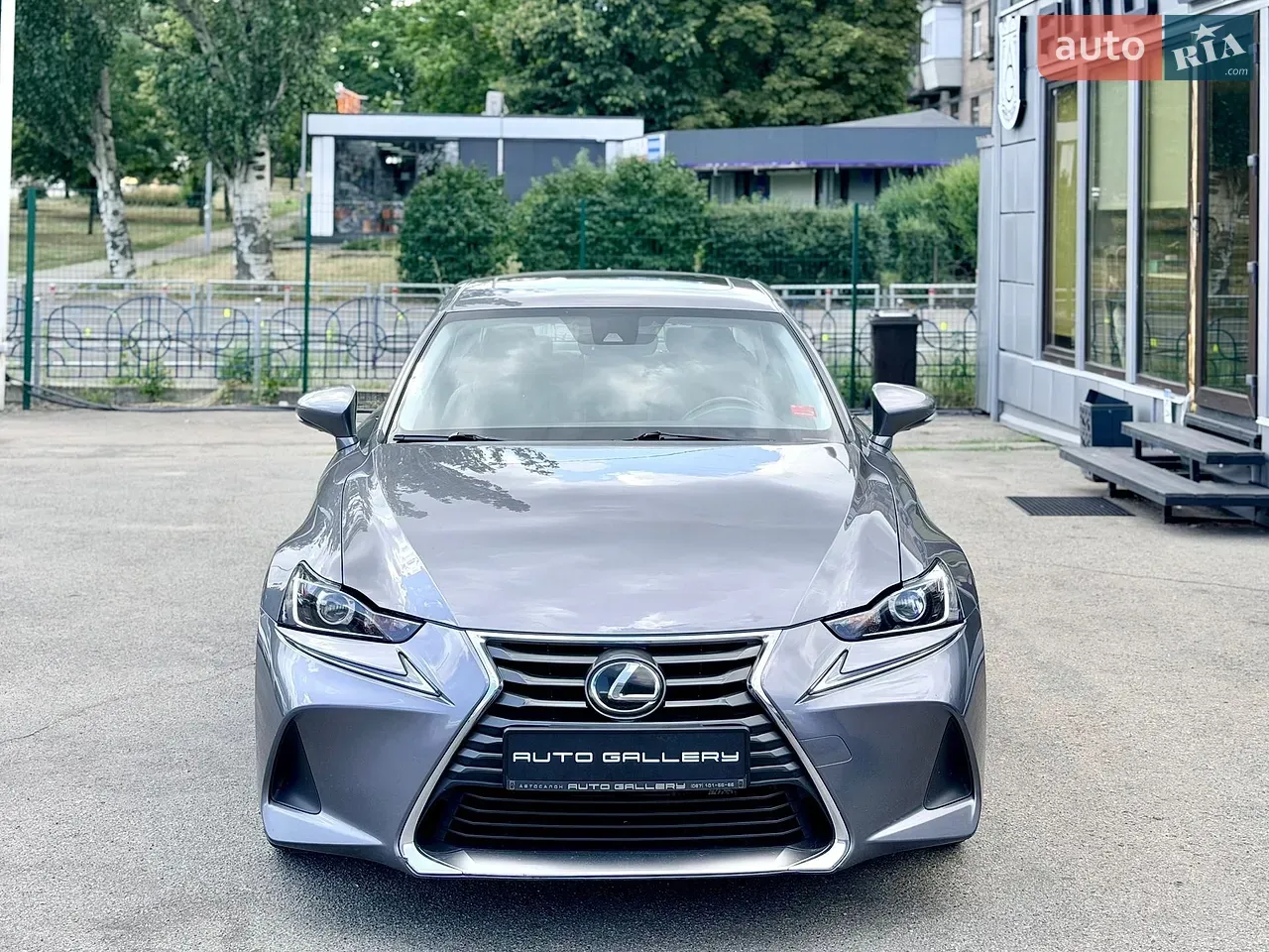 Lexus Is 2018 photo 2
