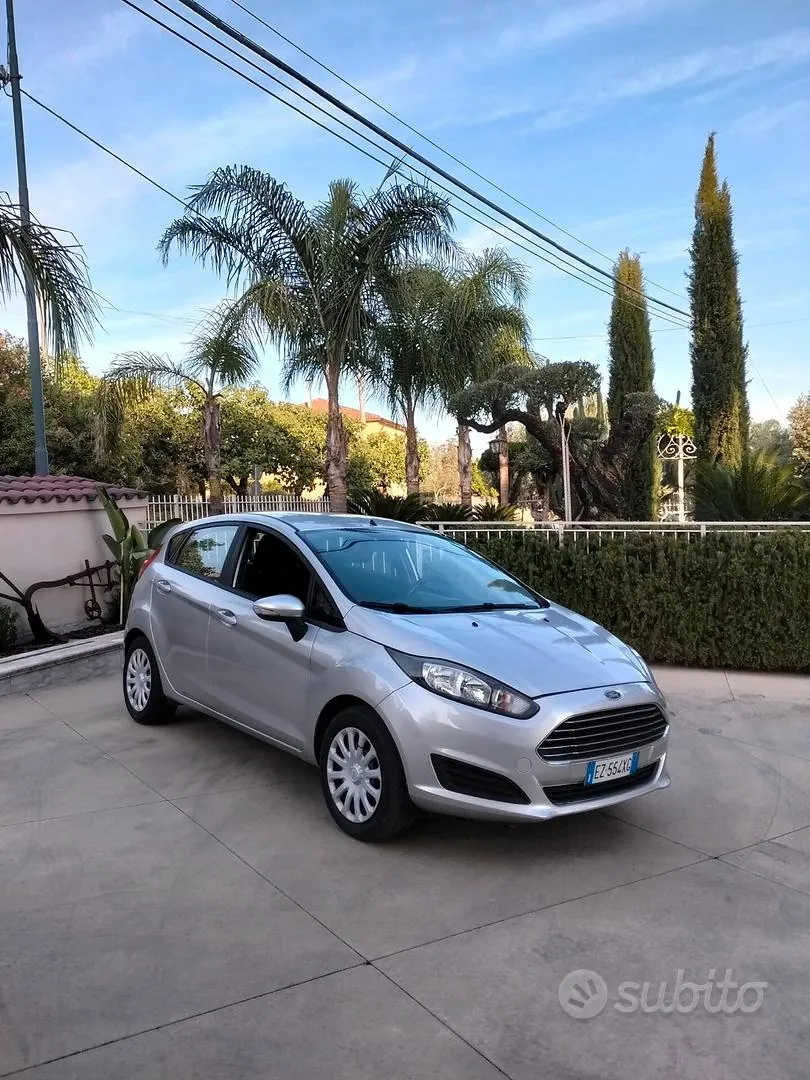 Ford Fiesta 2015 photo 2