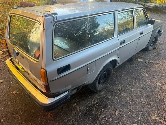 Volvo 240 1980 photo 4