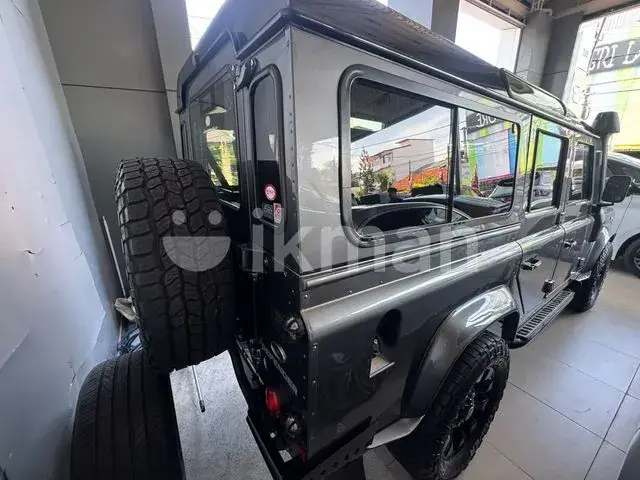 Land Rover Defender 2014 photo 4