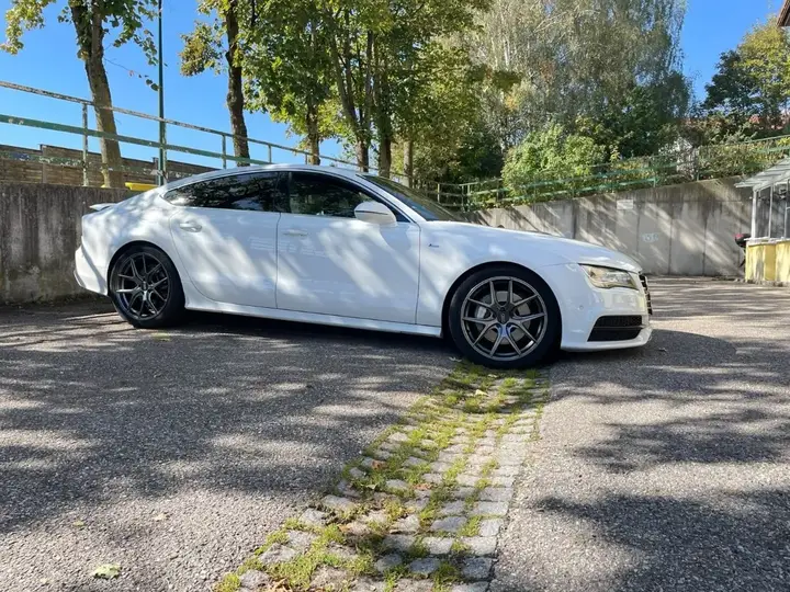 Audi A7 2013 photo 2