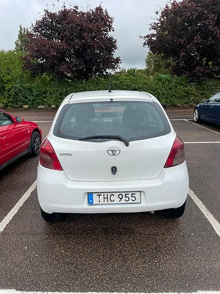 Toyota Yaris 2007 photo 2