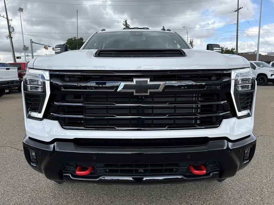 Chevrolet Silverado 2500Hd 2026 photo 2