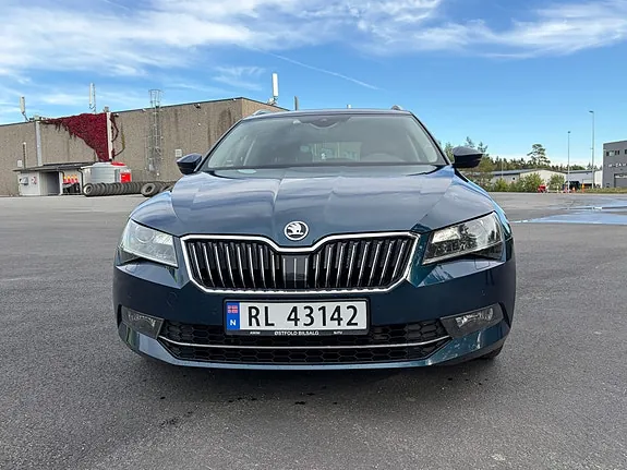 Skoda Superb 2019 photo 3