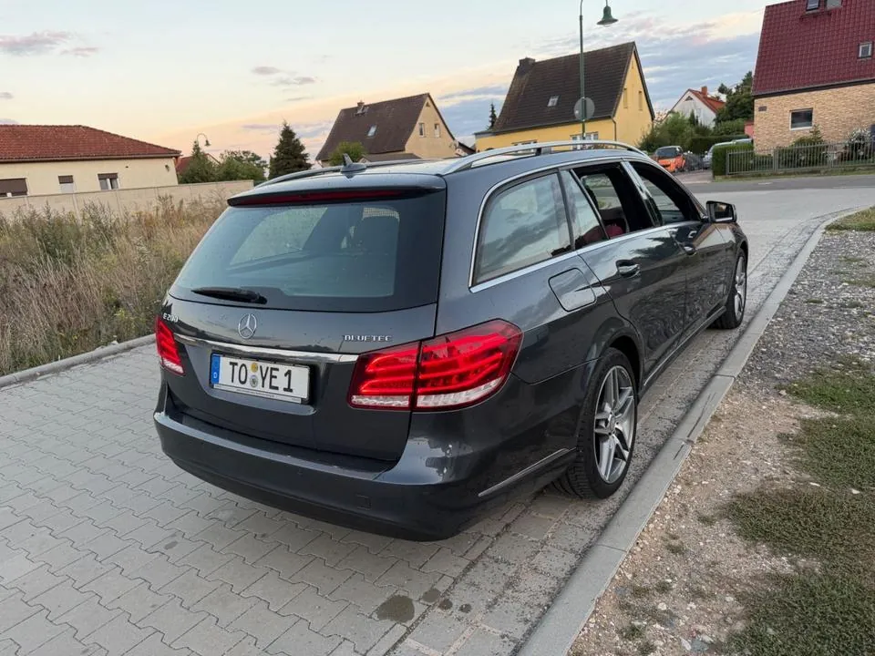 Mercedes-Benz E 200 Bluetec