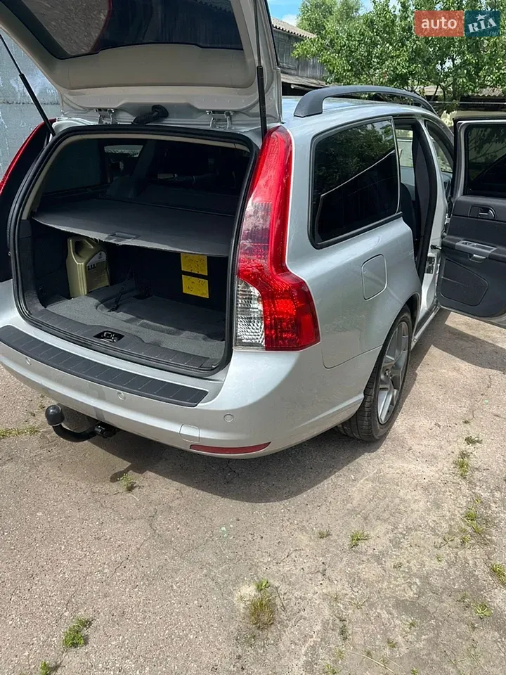 Volvo V50 2010 photo 4