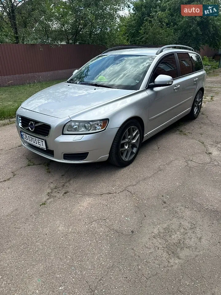Volvo V50 2010 photo 2