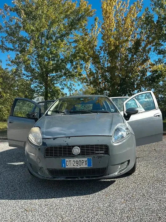 Fiat Grande Punto 2009 photo 5