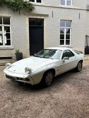 Porsche 928