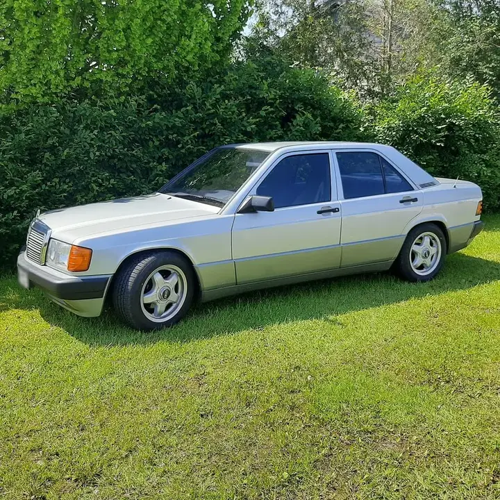 Mercedes-Benz 190 E