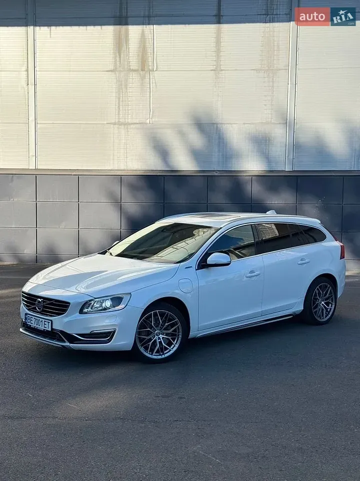 Volvo V60 2013 photo 2