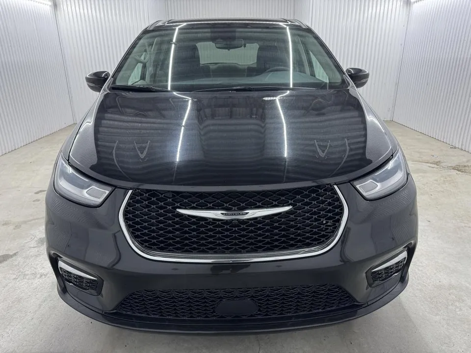 Chrysler Pacifica 2023 photo 3