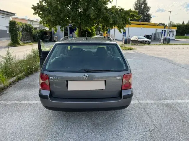 Volkswagen Passat 2005 photo 2