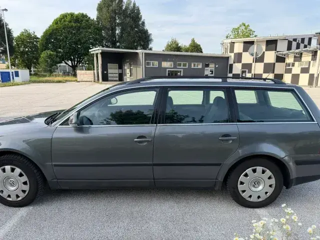 Volkswagen Passat 2005 photo 3