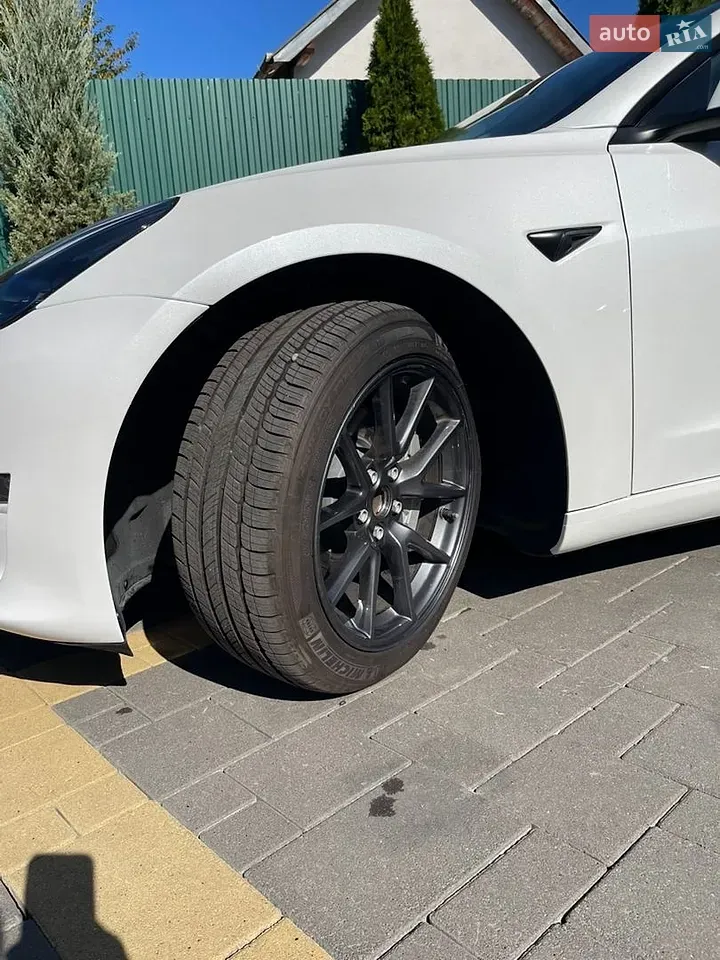 Tesla Model 3 2023 photo 5