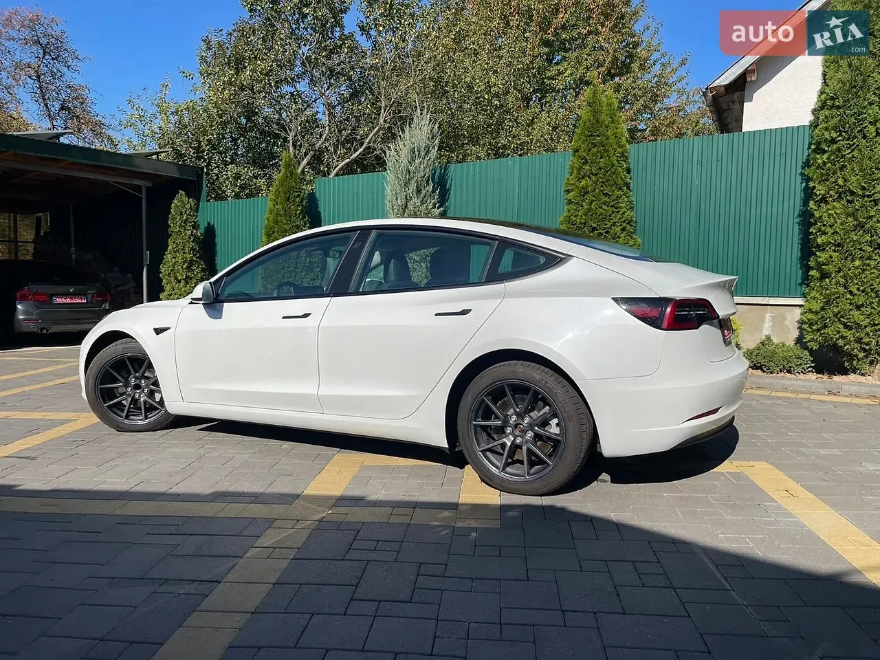 Tesla Model 3 2023 photo 3