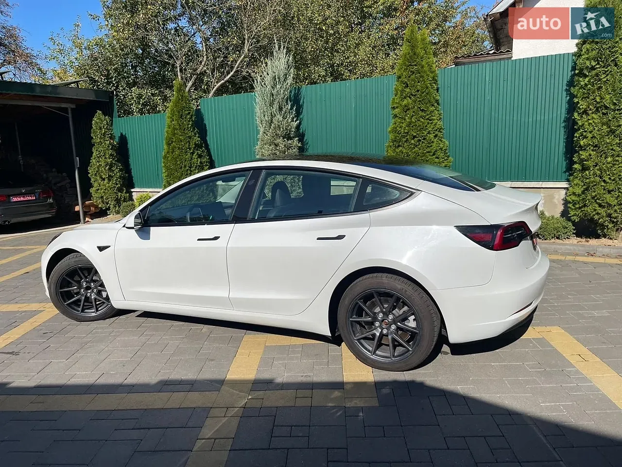 Tesla Model 3 2023 photo 4
