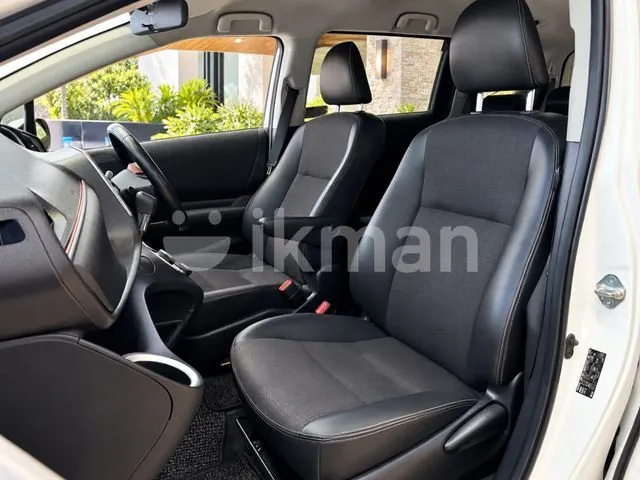 Toyota Sienta 2018 photo 5
