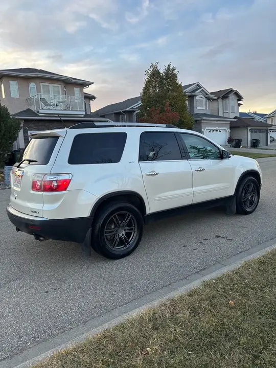 GMC Acadia 2012 photo 4