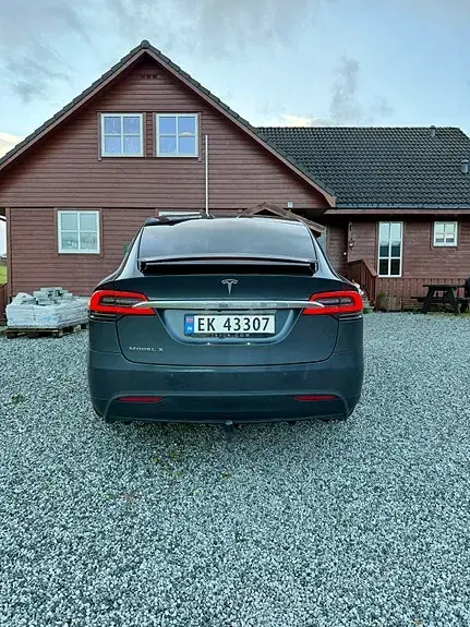 Tesla Model X 2017 photo 4