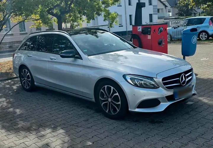 Mercedes-Benz C200