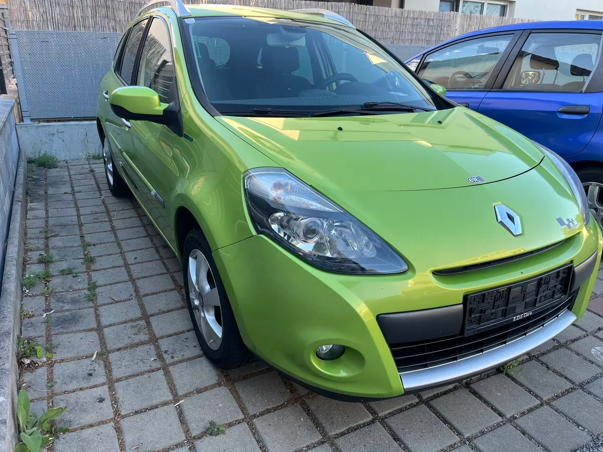 Renault Clio 2009 photo 2