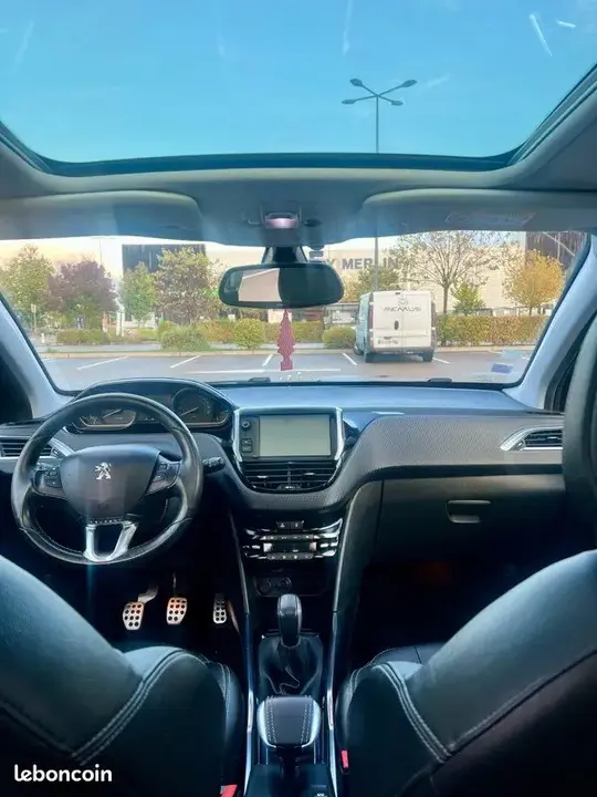 Peugeot 2008 2015 photo 2