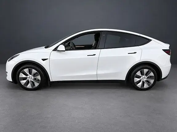Tesla Model Y 2023 photo 2