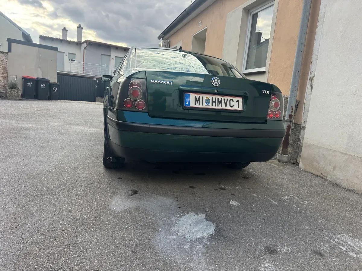 Volkswagen Passat 1999 photo 2