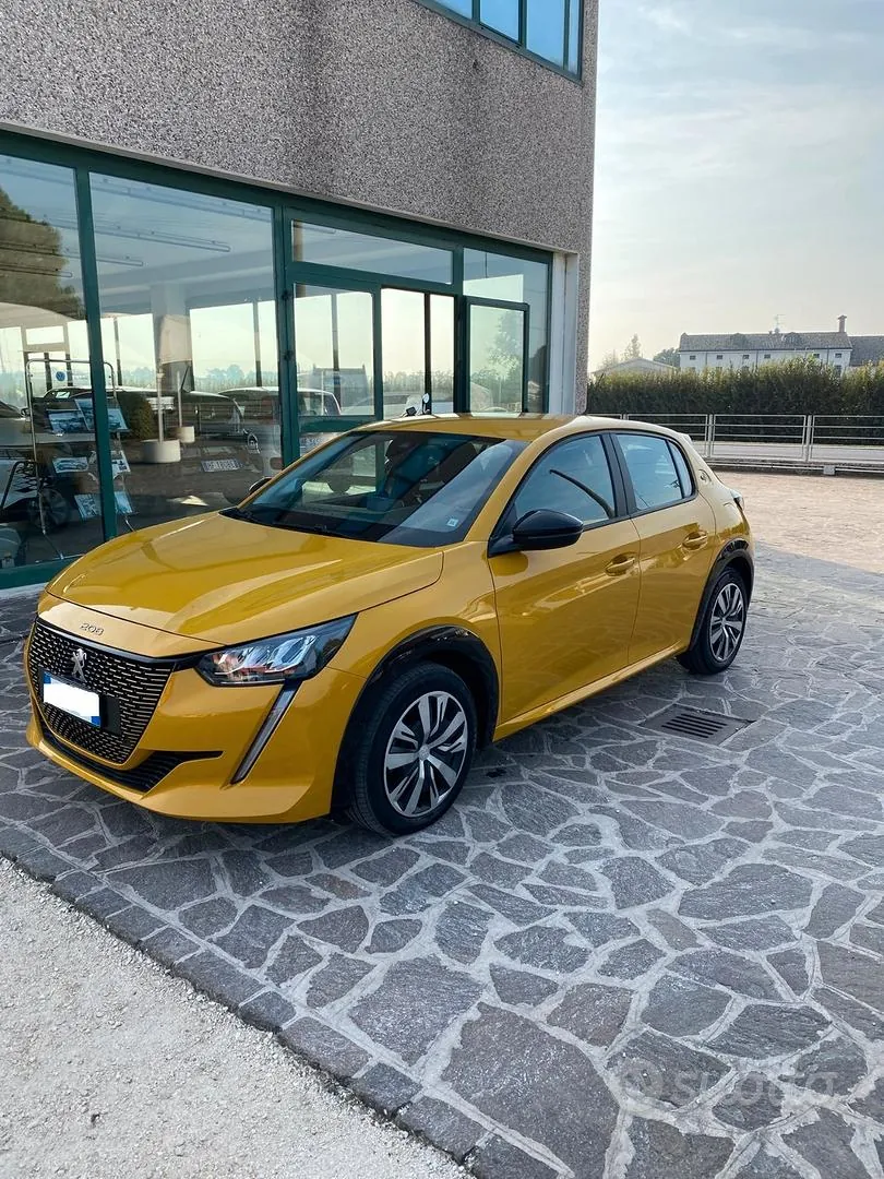 Peugeot E-208 2023 photo 3