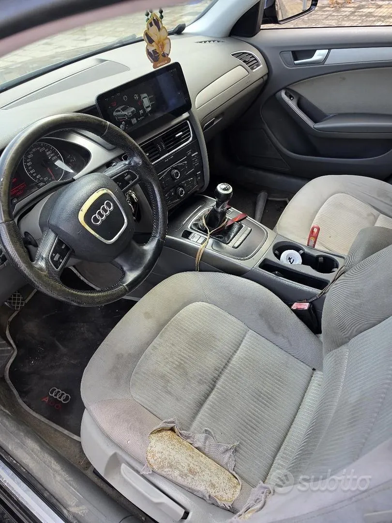 Audi A4 2009 photo 4